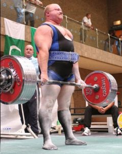 powerlifter deadlifting